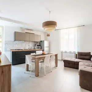 Fl Il Piccolo Borgo Di Trastevere Roma