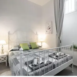 Trastevere Rome's Heart Charming & Cozy Apartment